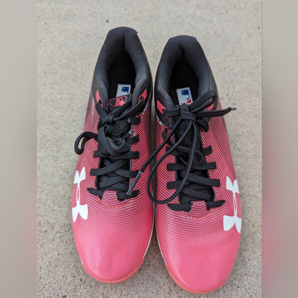 Under Armour Leadoff Low 1297316-002 Youth 2.5 Baseball And Softball Cleats
